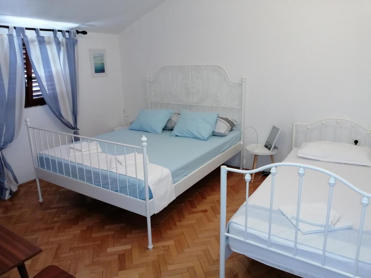 Apartments Stjepic Sukošan Eksteriør billede