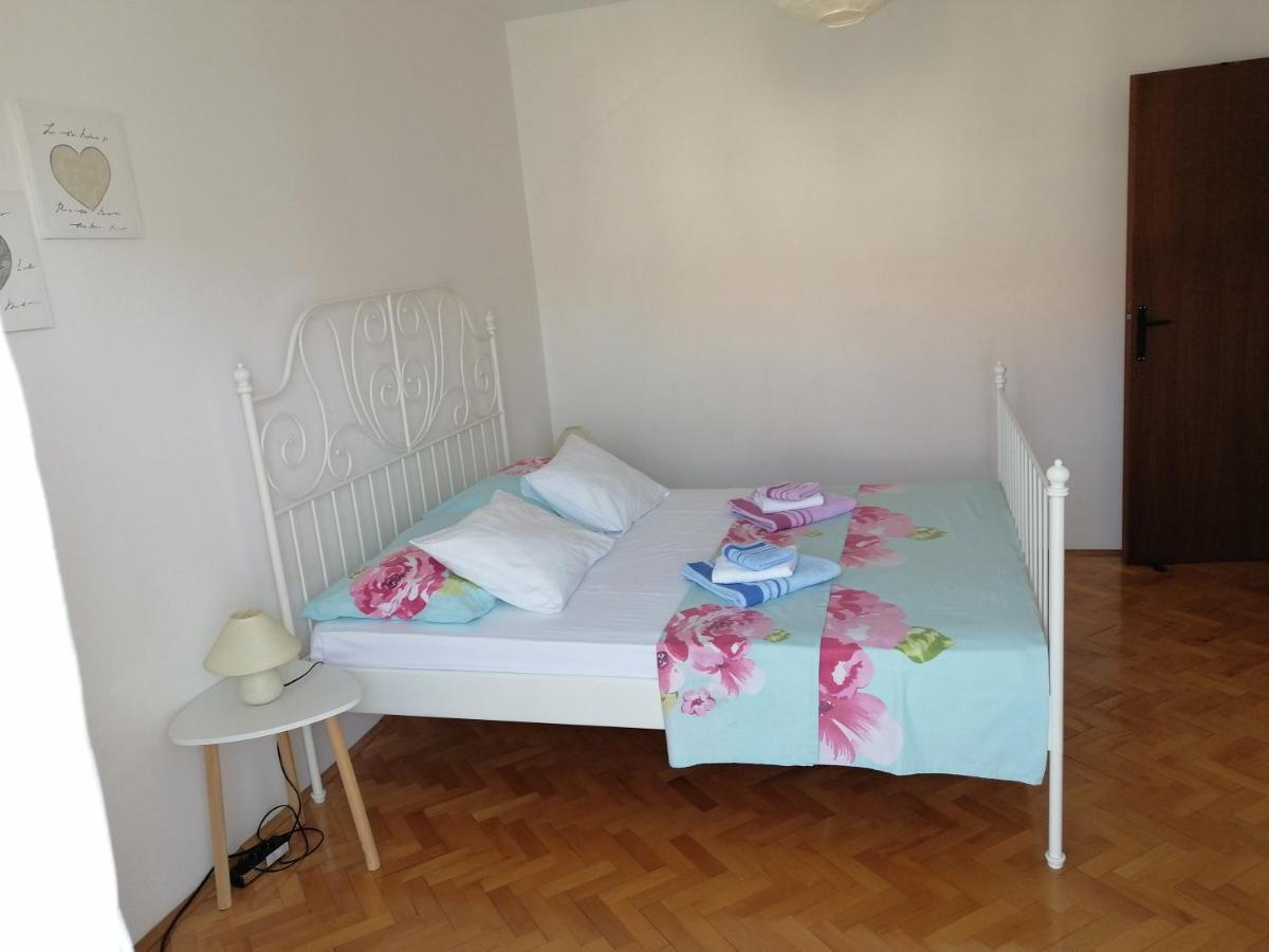 Apartments Stjepic Sukošan Eksteriør billede