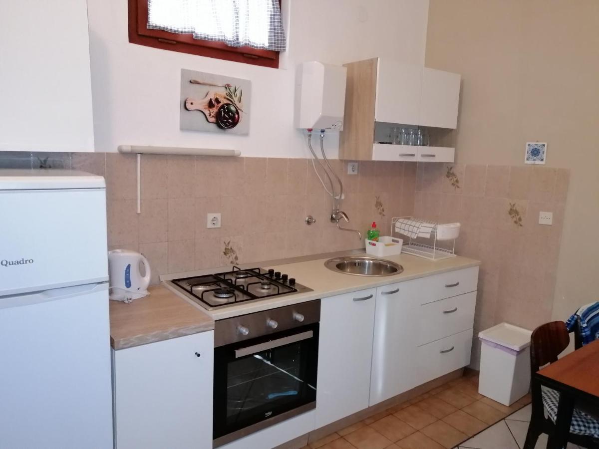 Apartments Stjepic Sukošan Eksteriør billede