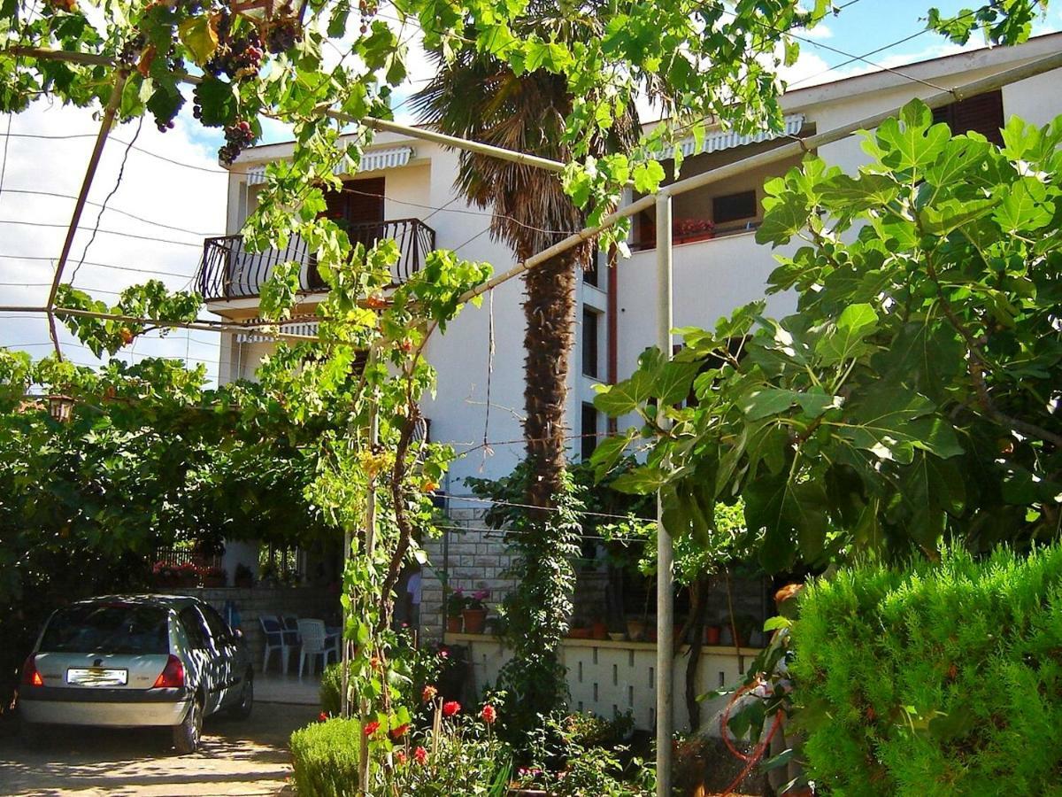 Apartments Stjepic Sukošan Eksteriør billede